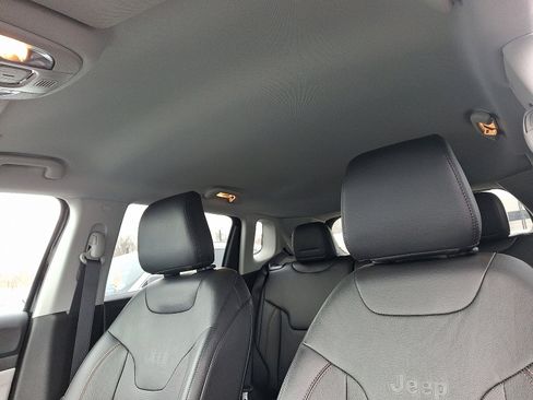 Certified 2022 Jeep Compass Limited image 14