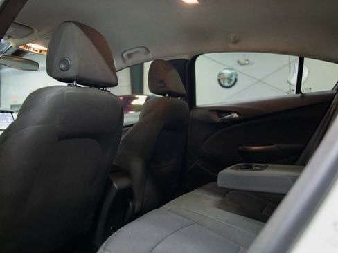 Used 2017 Chevrolet Cruze LT w/ Convenience Package image 29