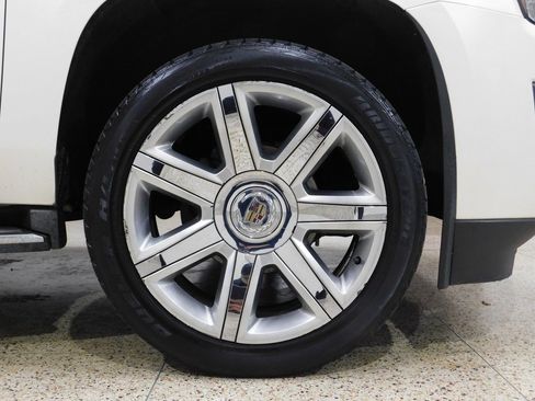 Used 2015 Cadillac Escalade Luxury image 98