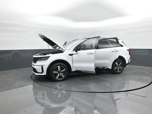 Used 2022 Kia Sorento S w/ Panoramic Sunroof Package FWD image 43