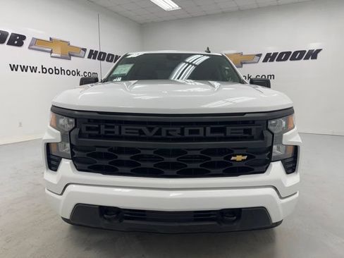 Used 2025 Chevrolet Silverado 1500 Custom AWD/4WD image 2