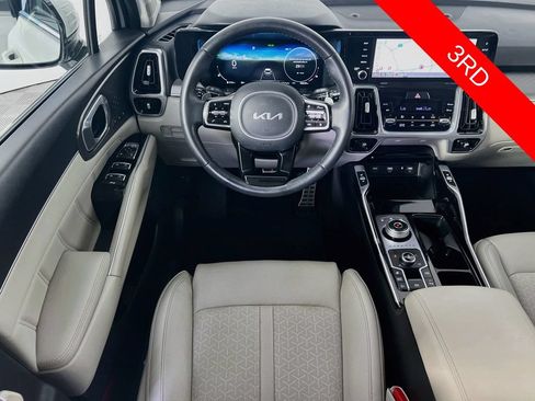 Certified 2023 Kia Sorento SX Prestige w/ Panoramic Sunroof Package AWD/4WD image 25