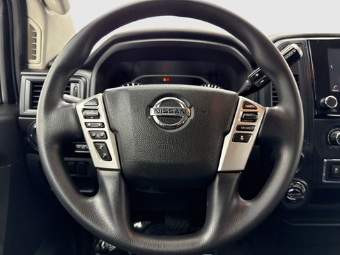 Used 2022 Nissan Titan SV AWD/4WD image 23