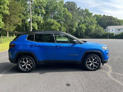 Certified 2025 Jeep Compass Limited AWD/4WD image 2