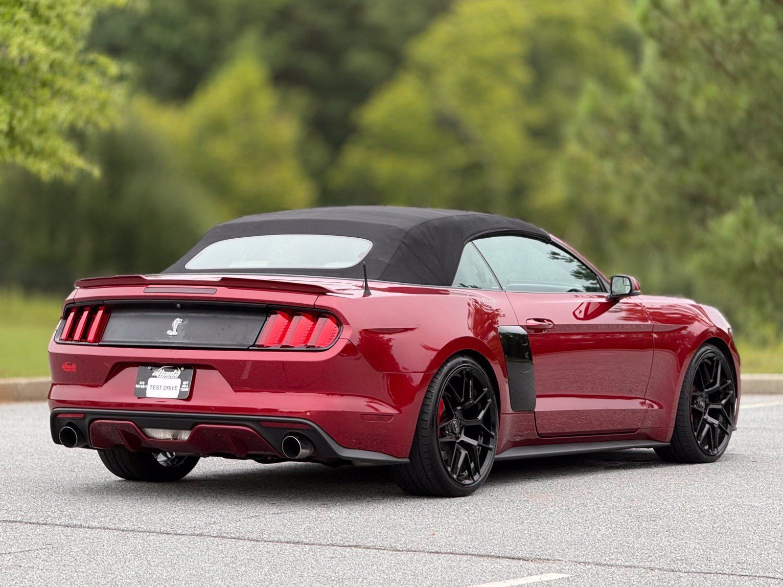 Used 2017 Ford Mustang Premium RWD image 11