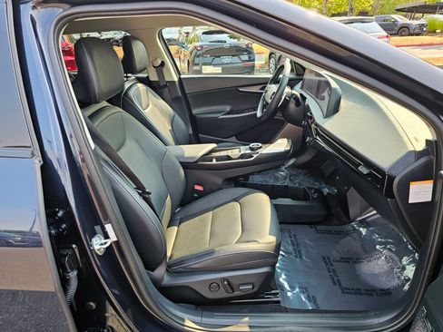 Certified 2024 Kia EV6 Wind AWD/4WD image 28