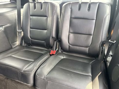 Used 2016 Ford Explorer XLT w/ Equipment Group 202A FWD image 15