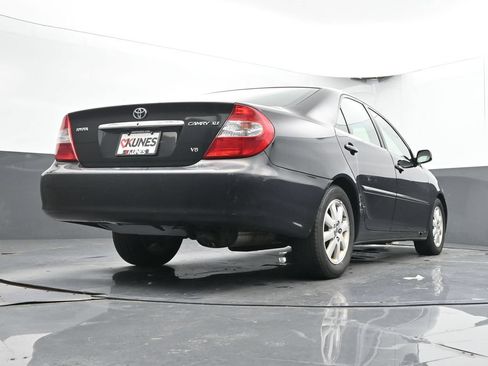 Used 2003 Toyota Camry XLE w/ XLE Premium Pkg FWD image 11