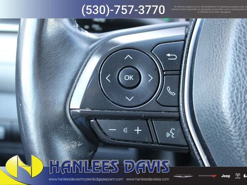 Used 2020 Toyota Camry SE image 27