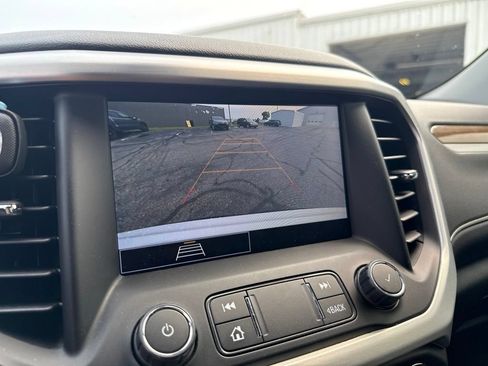 Used 2022 GMC Acadia SLE w/ Driver Convenience Package AWD/4WD image 24