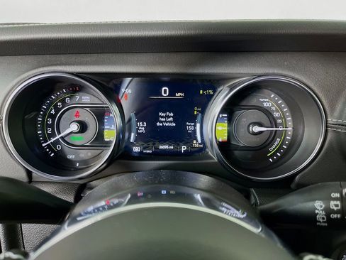 Used 2023 Jeep Wrangler Unlimited Sahara w/ Cold Weather Group AWD/4WD image 18