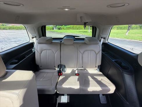 Used 2024 Ford Expedition Limited AWD/4WD image 18