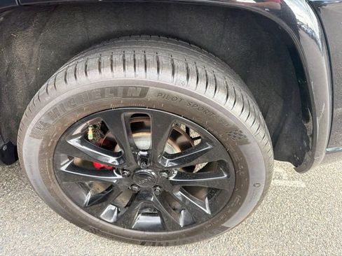Used 2018 Jeep Grand Cherokee Altitude AWD/4WD image 7