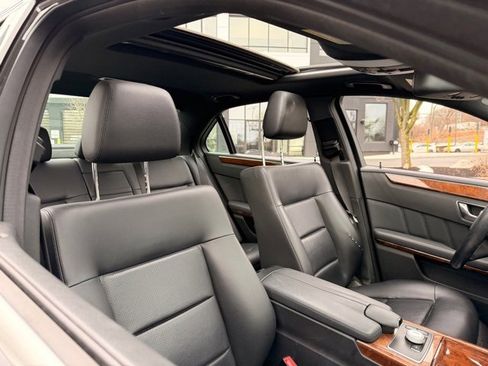 Used 2012 Mercedes-Benz E 350 4MATIC Sedan image 4