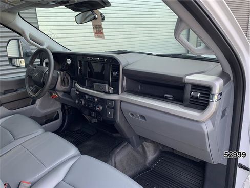 Used 2024 Ford F550 2WD Regular Cab Super Duty image 28