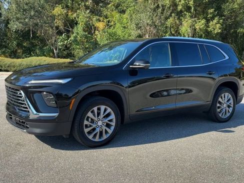 Used 2025 Buick Enclave Preferred image 4