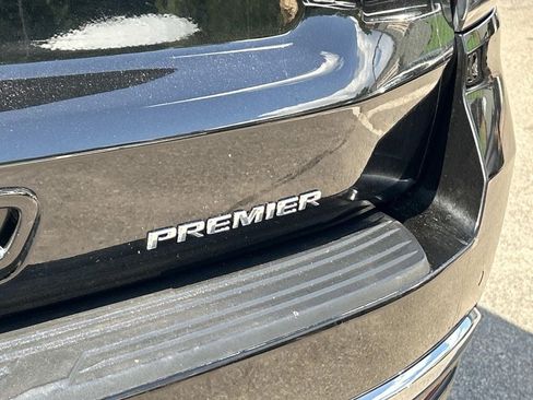 Used 2023 Chevrolet Tahoe Premier AWD/4WD image 14