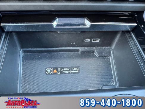 Used 2025 GMC Yukon XL Denali AWD/4WD image 27