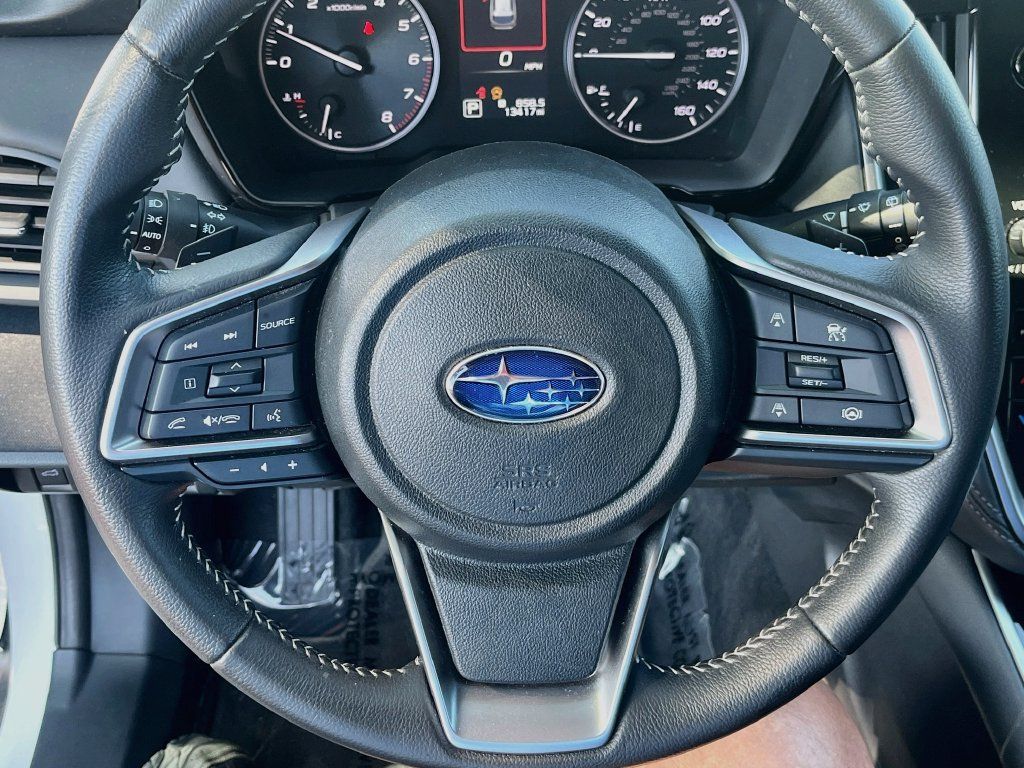Used 2025 Subaru Outback Premium AWD/4WD image 11