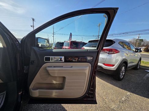 Used 2010 Lincoln MKX AWD image 18