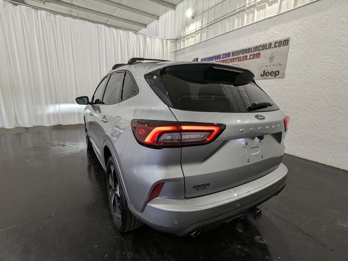 Used 2023 Ford Escape ST-Line Select w/ Tech Pack #2 image 9
