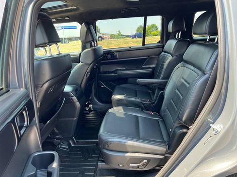 Used 2025 Hyundai Santa Fe Calligraphy AWD/4WD image 25