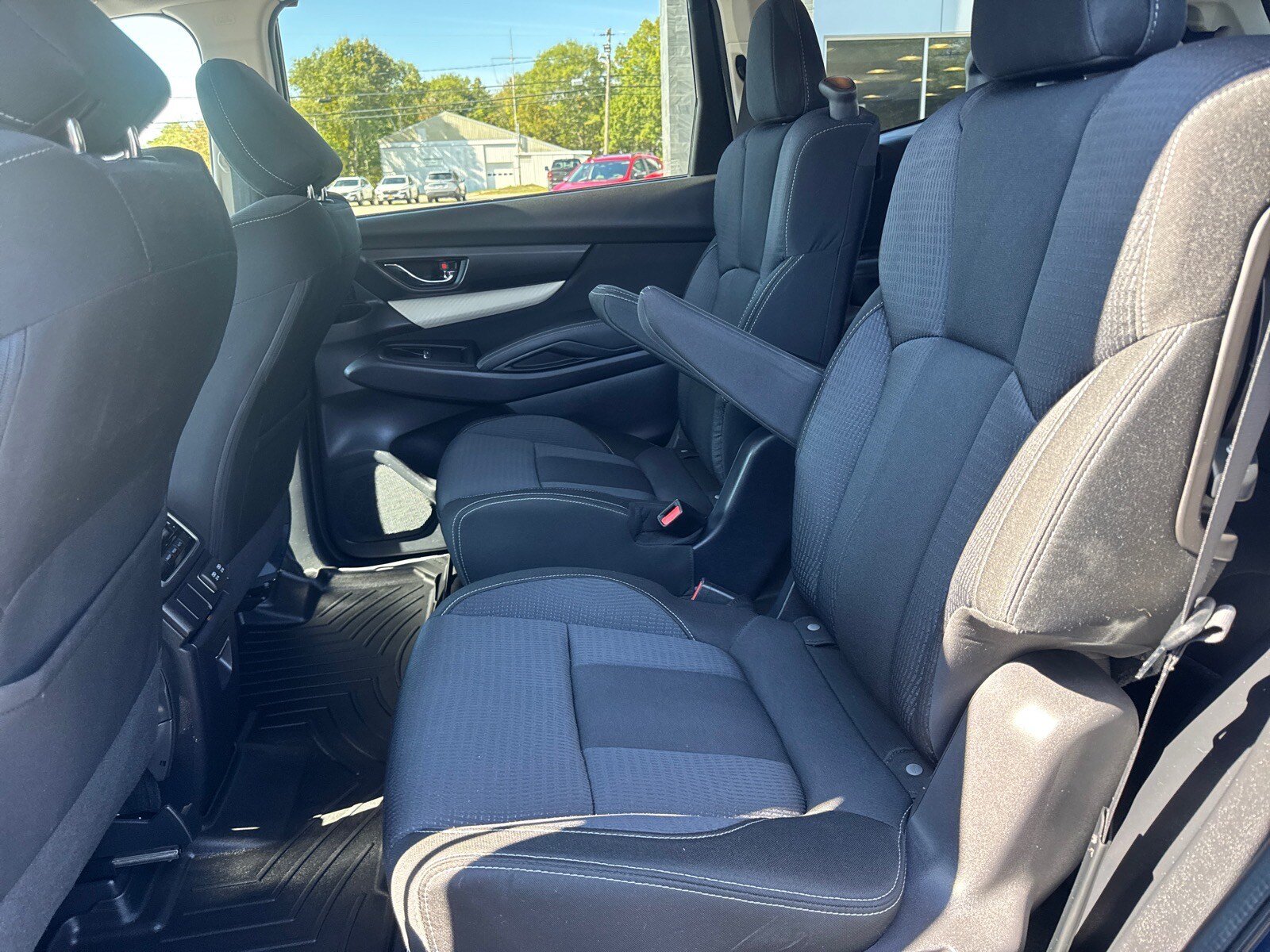 Used 2022 Subaru Ascent Premium w/ Convenience Package AWD/4WD image 8