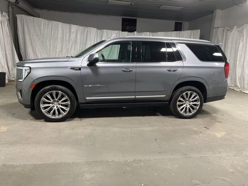 Used 2021 GMC Yukon Denali w/ Denali Premium Package image 4