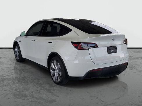 Used 2023 Tesla Model Y Long Range AWD/4WD image 3