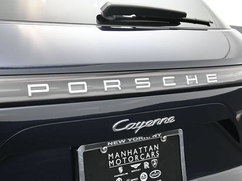 Certified 2023 Porsche Cayenne AWD/4WD image 14
