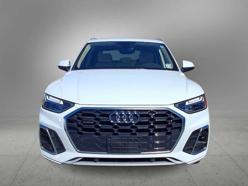 Used 2023 Audi Q5 2.0T Premium w/ Convenience Package AWD/4WD image 3