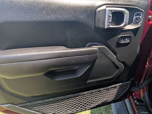 Used 2021 Jeep Wrangler Unlimited Rubicon AWD/4WD image 11