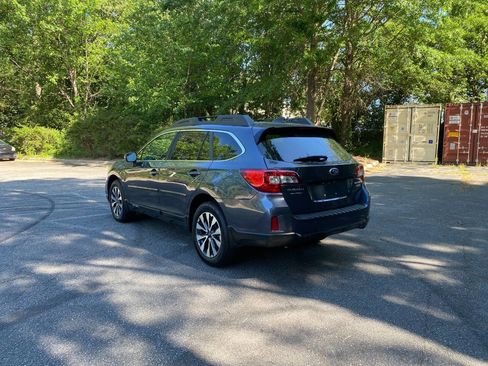 Used 2017 Subaru Outback 2.5i Limited AWD/4WD image 3