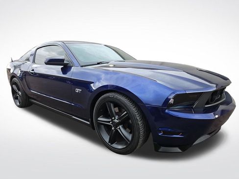Used 2010 Ford Mustang GT RWD image 7