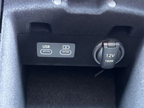 Used 2025 Genesis G80 2.5T image 21