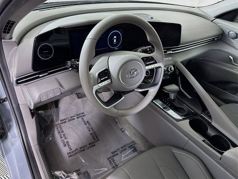 Certified 2023 Hyundai Elantra SEL w/ Convenience Package image 19