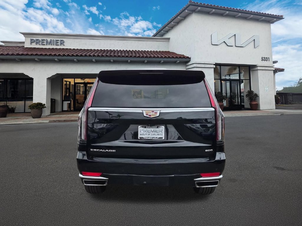 Used 2024 Cadillac Escalade Premium Luxury RWD image 7
