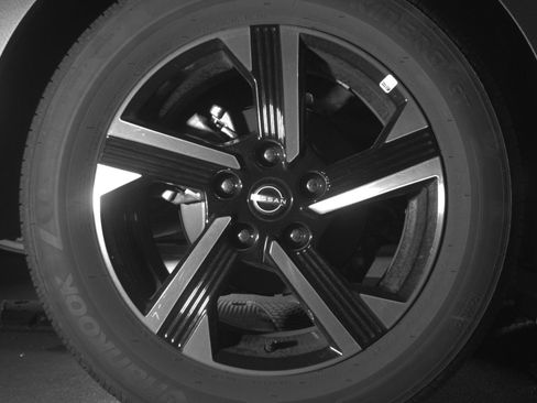 Used 2025 Nissan Sentra SV FWD image 18