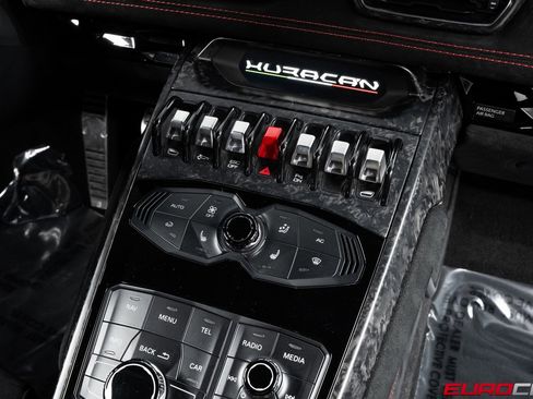 Used 2018 Lamborghini Huracan Performante image 34