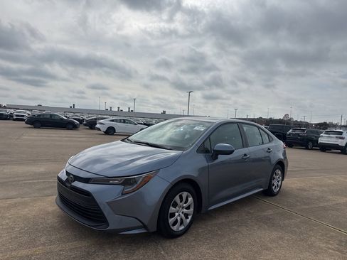 Used 2024 Toyota Corolla LE image 9