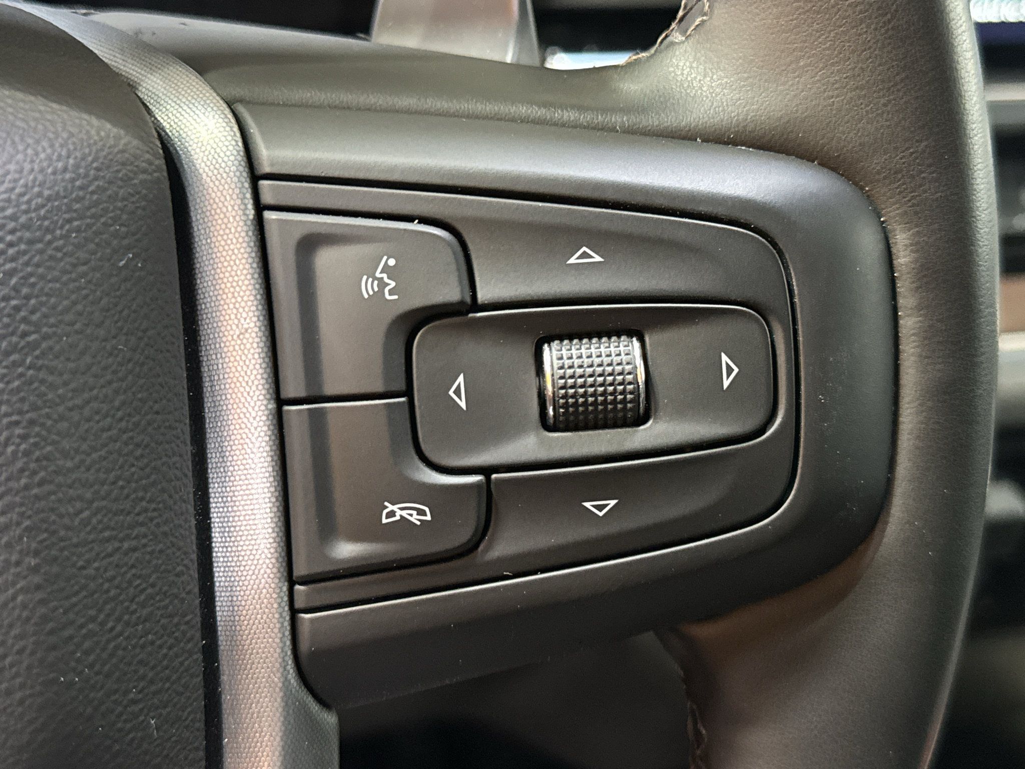 Used 2025 GMC Sierra 1500 SLT w/ SLT Premium Package AWD/4WD image 28