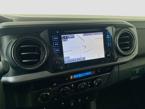 Used 2019 Toyota Tacoma TRD Off-Road w/ TRD Premium Off Road Package image 12