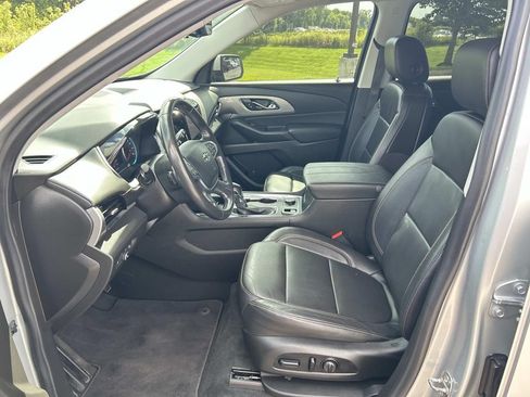 Used 2021 Chevrolet Traverse RS AWD/4WD image 26