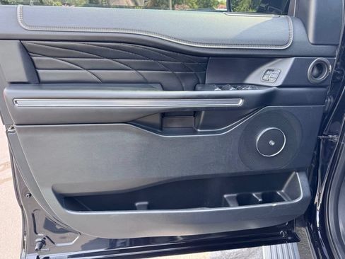 Used 2019 Ford Expedition Platinum AWD/4WD image 25