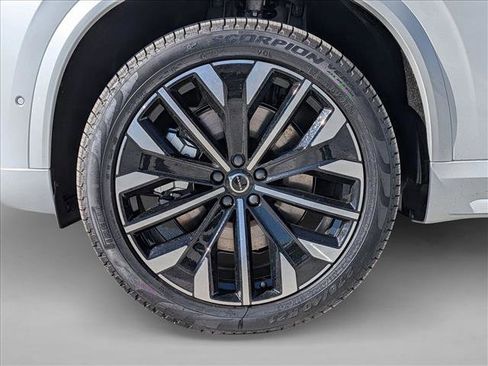 New 2026 Volvo XC90 T8 Ultra w/ Protection Package Premier image 10