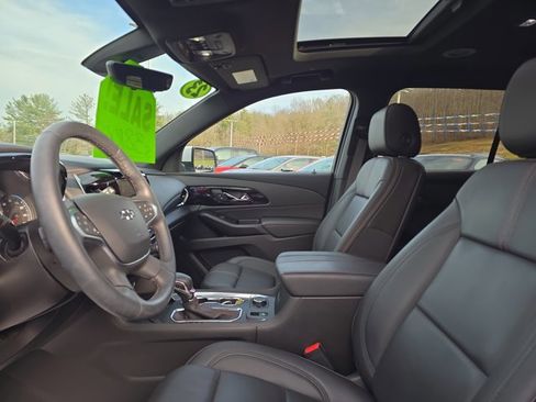 Used 2023 Chevrolet Traverse RS w/ LPO, Floor Liner Package image 12