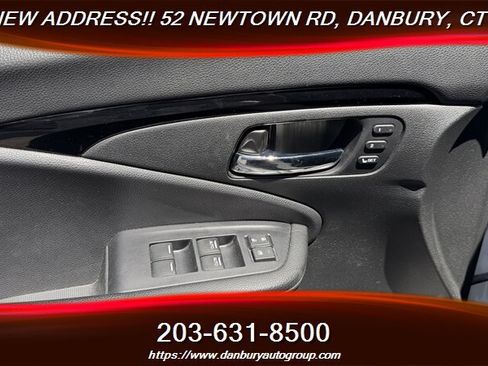 Used 2019 Honda Pilot Touring image 11