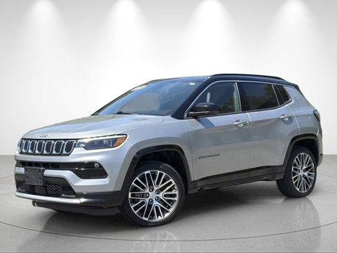 Used 2023 Jeep Compass Limited w/ Elite Group AWD/4WD image 1