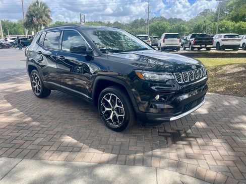 Used 2025 Jeep Compass Limited AWD/4WD image 8