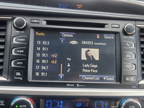 Used 2015 Toyota Highlander Limited image 28